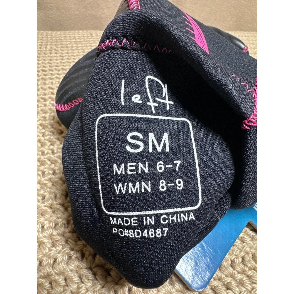 Deep See Low Tide 3mm Neoprene Diving Socks Black Pink Grip Sole Small 1002434